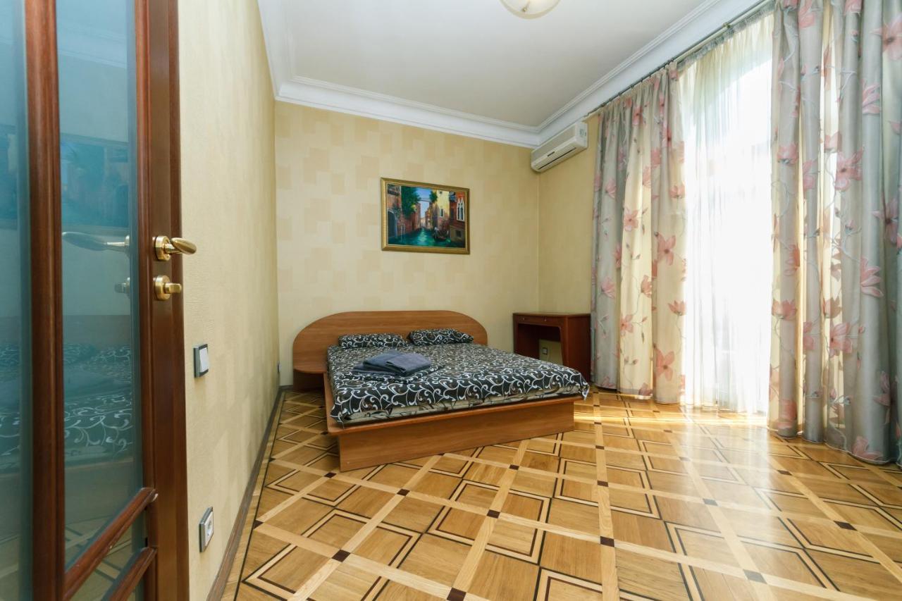 Квартира На Крещатике Kiev Exterior foto